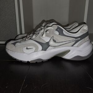 Nike Men's White, Gray & Silver Training Sneakers